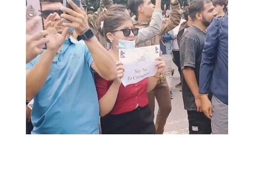 सोशल मीडिया बैन के खिलाफ नेपाल में सड़क पर उतरा जेन जी, श्रीलंका-बांग्लादेश की याद ताजा